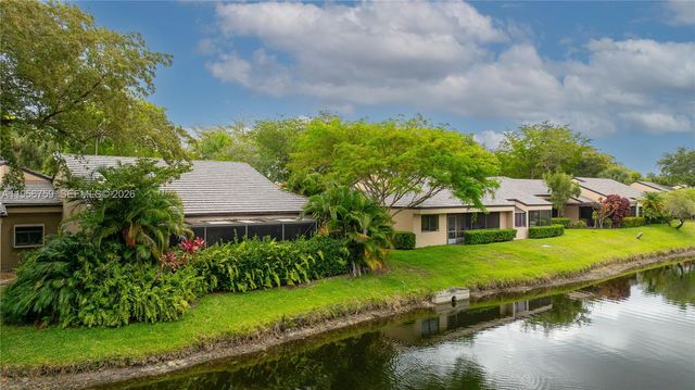 9360 S Chelsea Dr S, Plantation, FL 33324