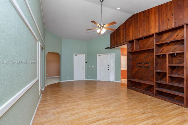 9360 S Chelsea Dr S, Plantation, FL 33324