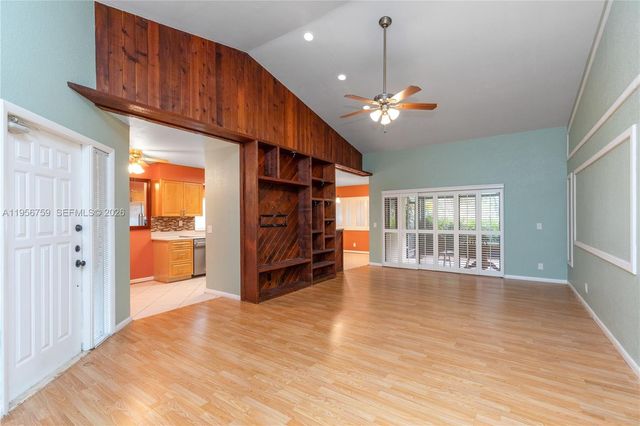 9360 S Chelsea Dr S, Plantation, FL 33324