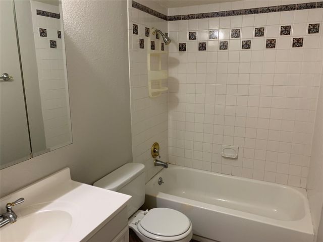 6401 Deihl Road 704, Houston, TX 77092