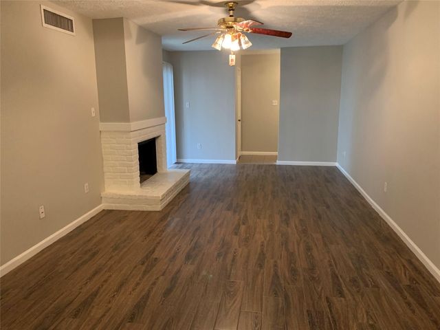 6401 Deihl Road 704, Houston, TX 77092
