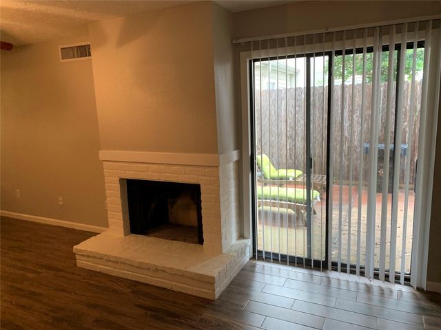 6401 Deihl Road 704, Houston, TX 77092