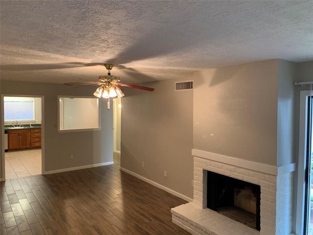 6401 Deihl Road 704, Houston, TX 77092