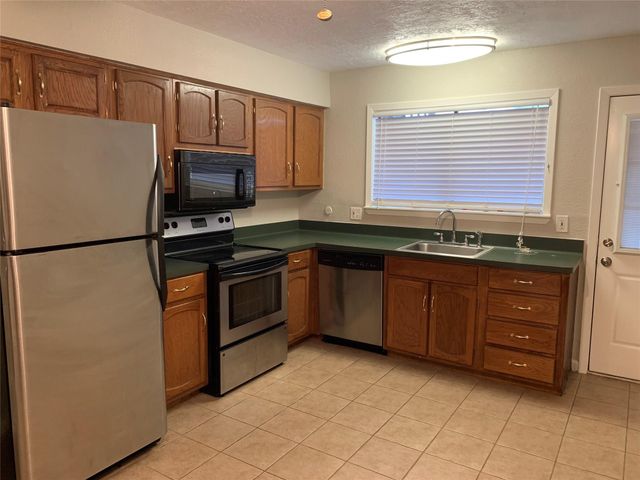 6401 Deihl Road 704, Houston, TX 77092