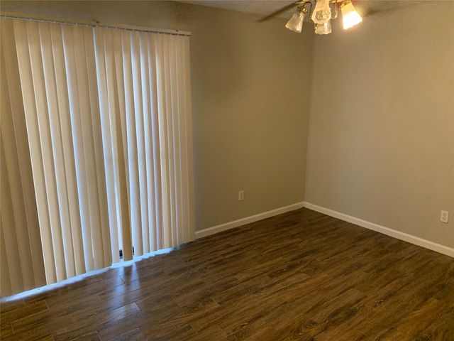 6401 Deihl Road 704, Houston, TX 77092