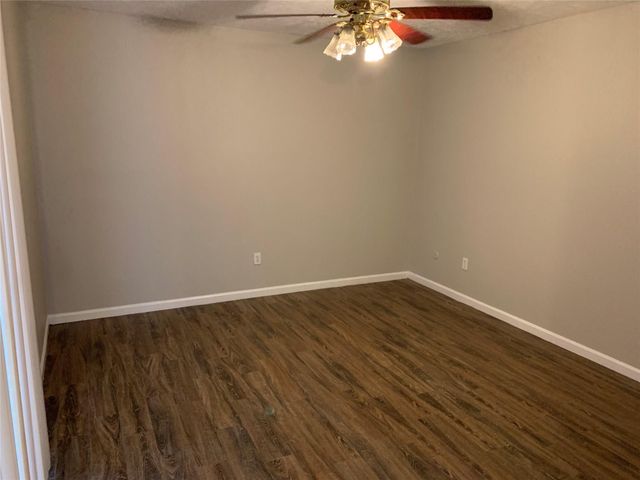 6401 Deihl Road 704, Houston, TX 77092