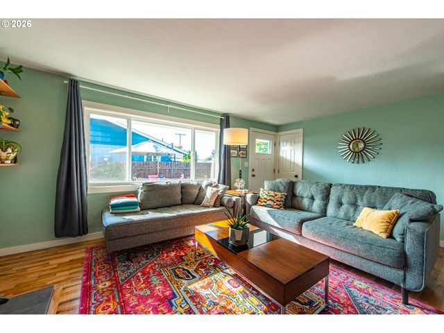 2274 CENTENNIAL Blvd, Springfield, OR 97477