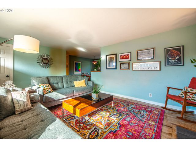 2274 CENTENNIAL Blvd, Springfield, OR 97477