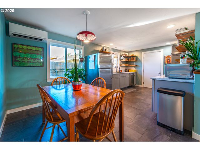 2274 CENTENNIAL Blvd, Springfield, OR 97477