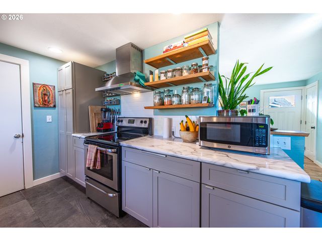 2274 CENTENNIAL Blvd, Springfield, OR 97477