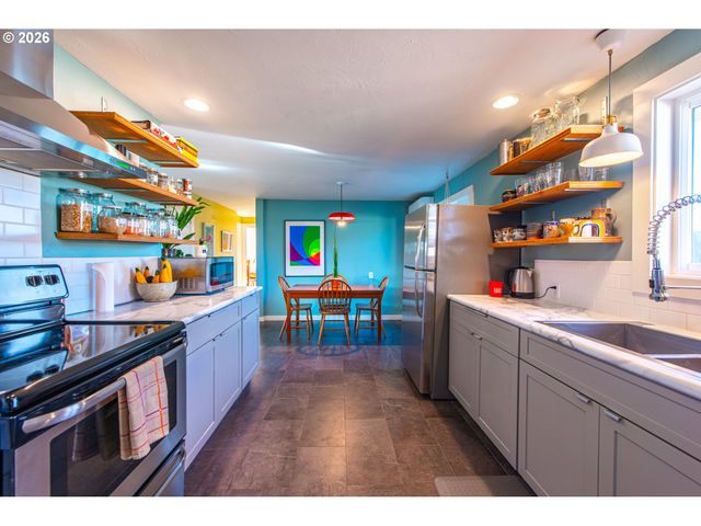 2274 CENTENNIAL Blvd, Springfield, OR 97477