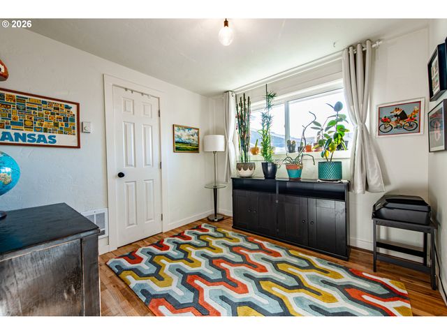 2274 CENTENNIAL Blvd, Springfield, OR 97477