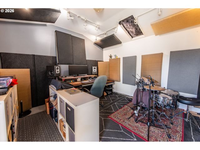 2274 CENTENNIAL Blvd, Springfield, OR 97477