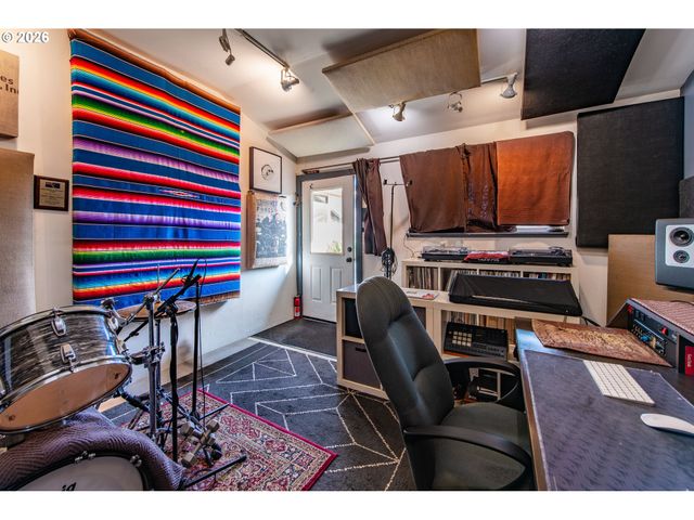 2274 CENTENNIAL Blvd, Springfield, OR 97477