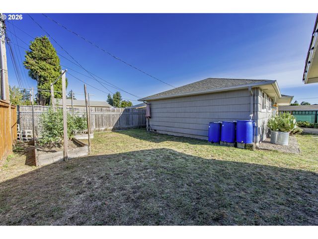 2274 CENTENNIAL Blvd, Springfield, OR 97477