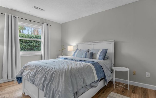 545 Prince Of Wales DR, Virginia Beach, VA 23452