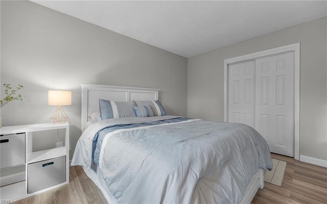 545 Prince Of Wales DR, Virginia Beach, VA 23452