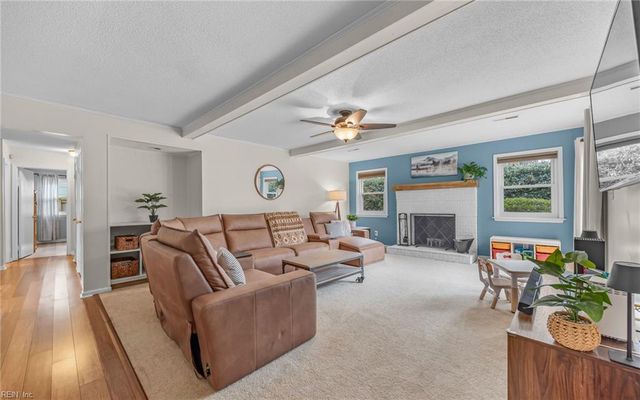 545 Prince Of Wales DR, Virginia Beach, VA 23452