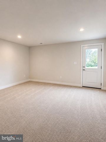 105 BOONE CT, Winchester, VA 22602