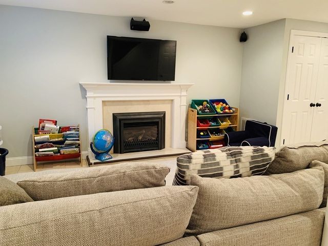 145 Concord Road, Wayland, MA 01778