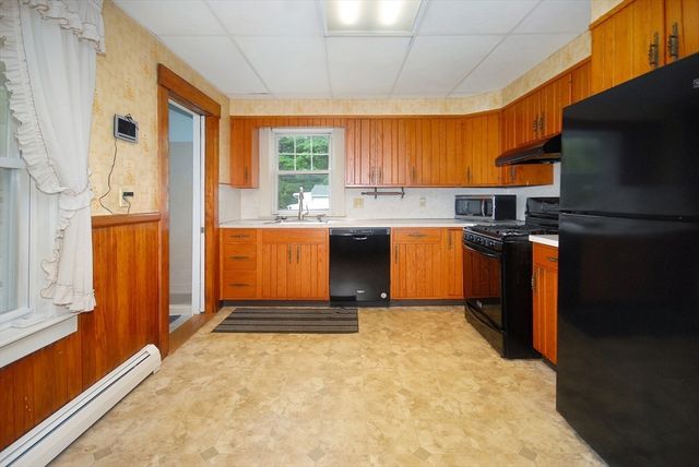 10 Brook St, Ayer, MA 01432