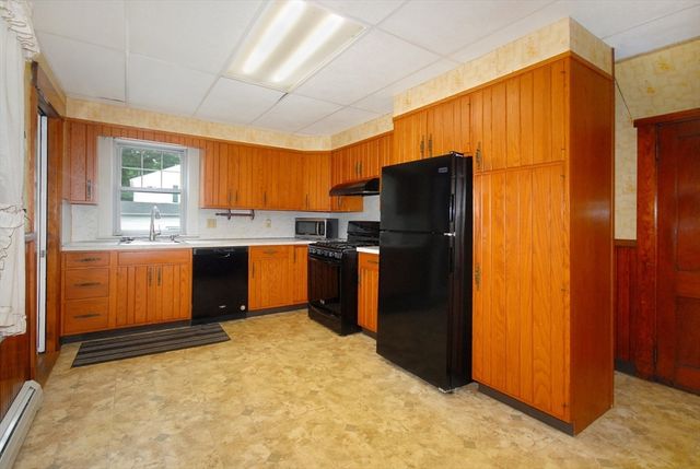10 Brook St, Ayer, MA 01432