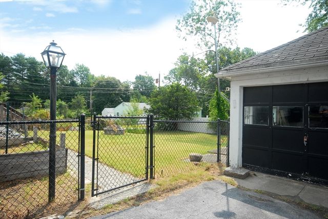 10 Brook St, Ayer, MA 01432