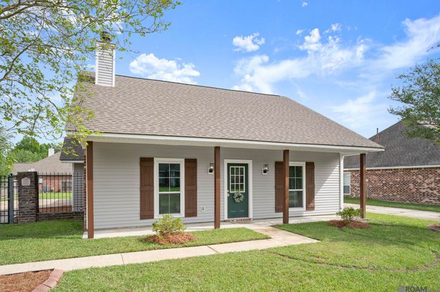 7367 Cherrydale Dr, Denham Springs, LA 70706