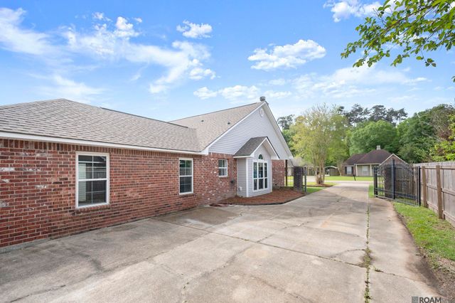 7367 Cherrydale Dr, Denham Springs, LA 70706
