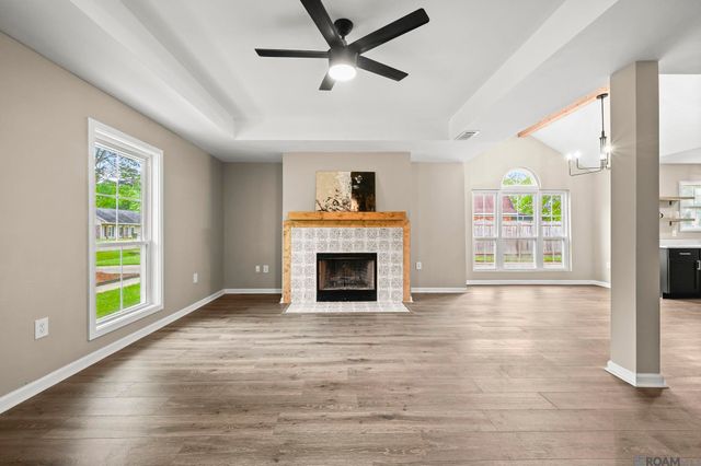 7367 Cherrydale Dr, Denham Springs, LA 70706