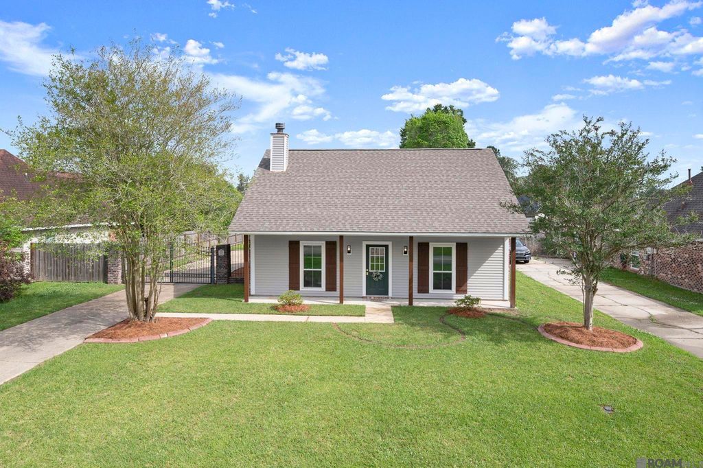 7367 Cherrydale Dr, Denham Springs, LA 70706