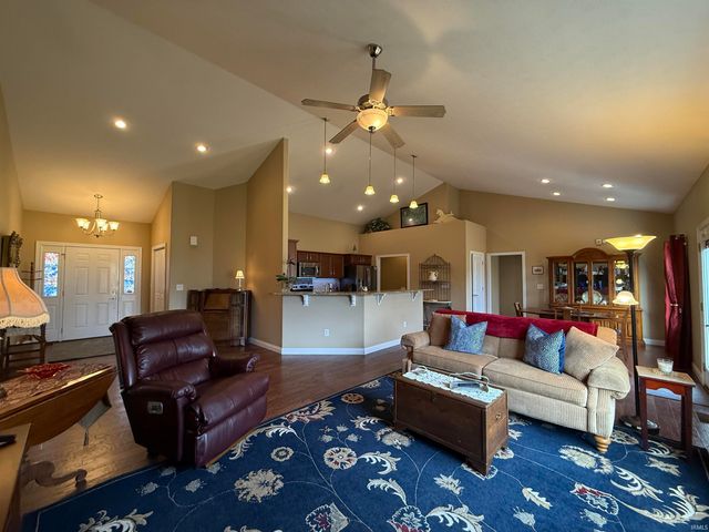 4265 S Mallard Court, Bloomington, IN 47403