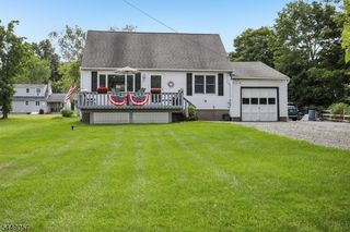 8 Windsor Rd, West Milford Twp., NJ 07480