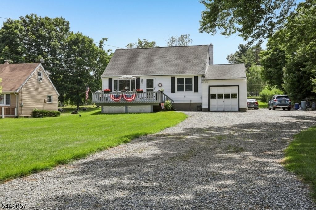 8 Windsor Rd, West Milford Twp., NJ 07480 — photo 3