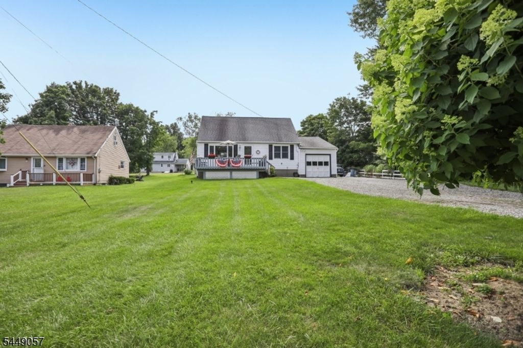 8 Windsor Rd, West Milford Twp., NJ 07480 — photo 4