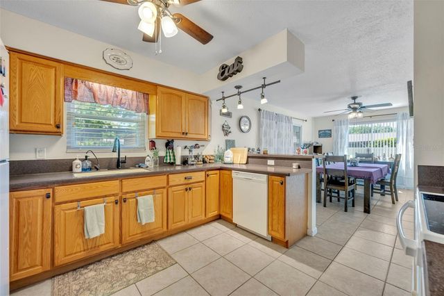 9830 BUNKER ROAD, Leesburg, FL 34788