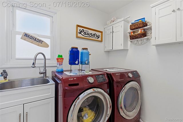 52279 Matterhorn Drive, Macomb Township, MI 48042