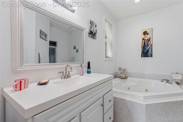52279 Matterhorn Drive, Macomb Township, MI 48042