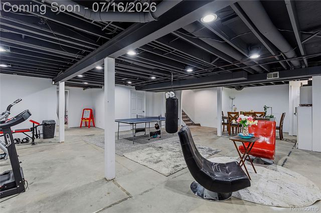 52279 Matterhorn Drive, Macomb Township, MI 48042