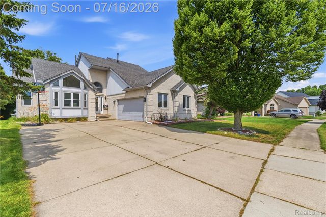 52279 Matterhorn Drive, Macomb Township, MI 48042