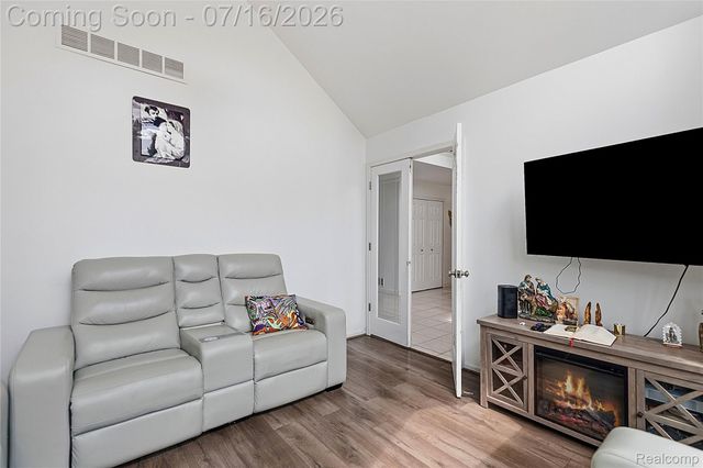 52279 Matterhorn Drive, Macomb Township, MI 48042