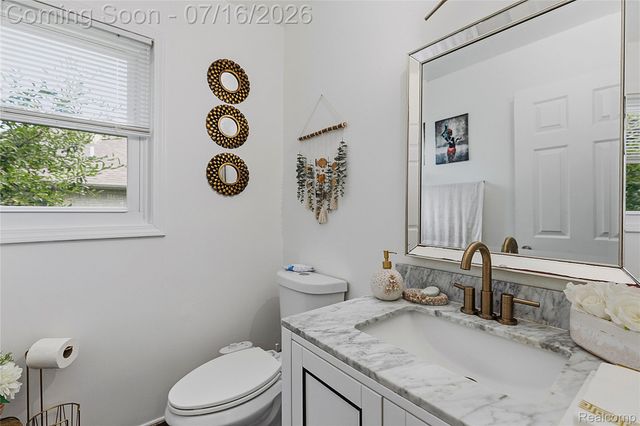 52279 Matterhorn Drive, Macomb Township, MI 48042