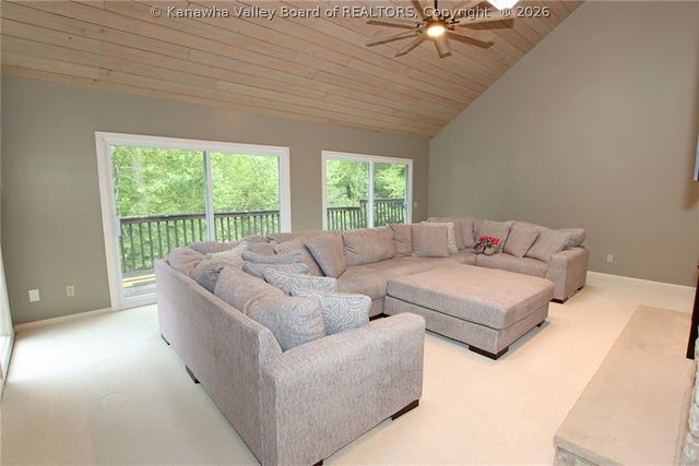 8 Quail Cove Road, Charleston, WV 25314