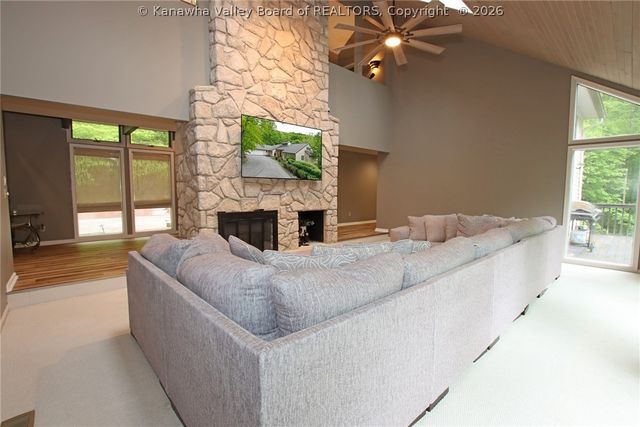 8 Quail Cove Road, Charleston, WV 25314