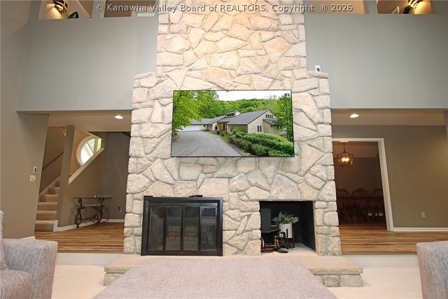 8 Quail Cove Road, Charleston, WV 25314
