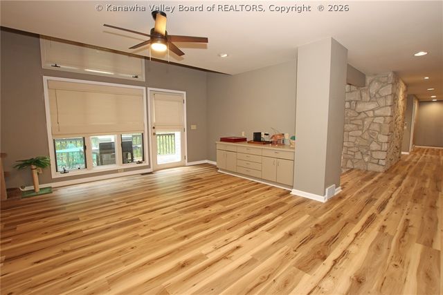 8 Quail Cove Road, Charleston, WV 25314