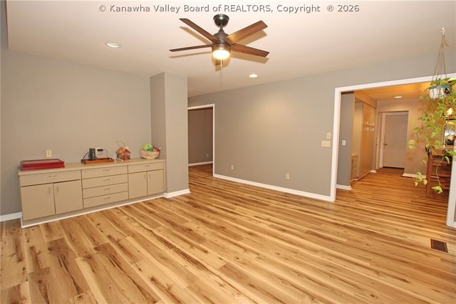 8 Quail Cove Road, Charleston, WV 25314