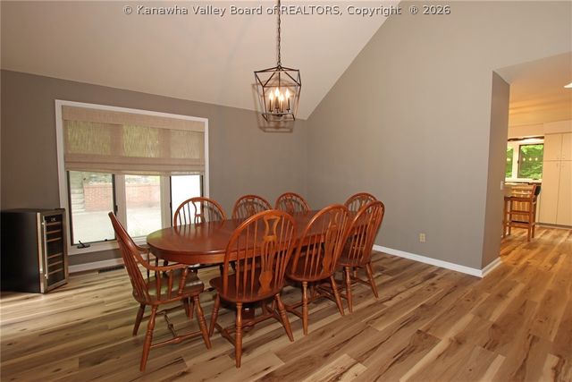 8 Quail Cove Road, Charleston, WV 25314