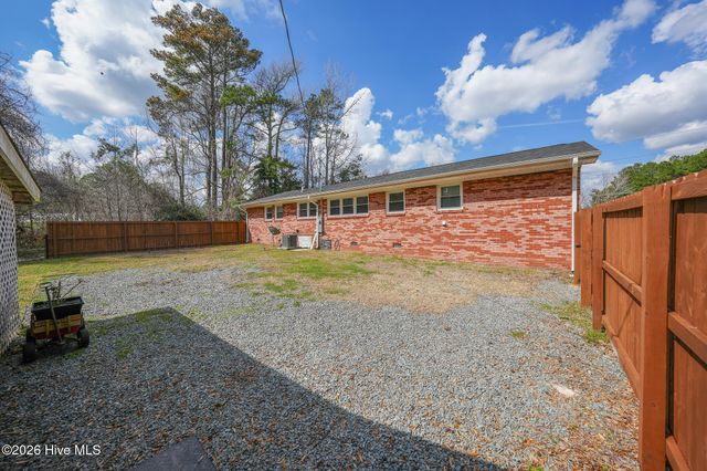2301 Dawson Cabin Road, Jacksonville, NC 28540