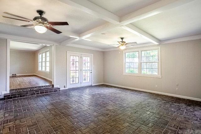 7300 Apache Road, Little Rock, AR 72205